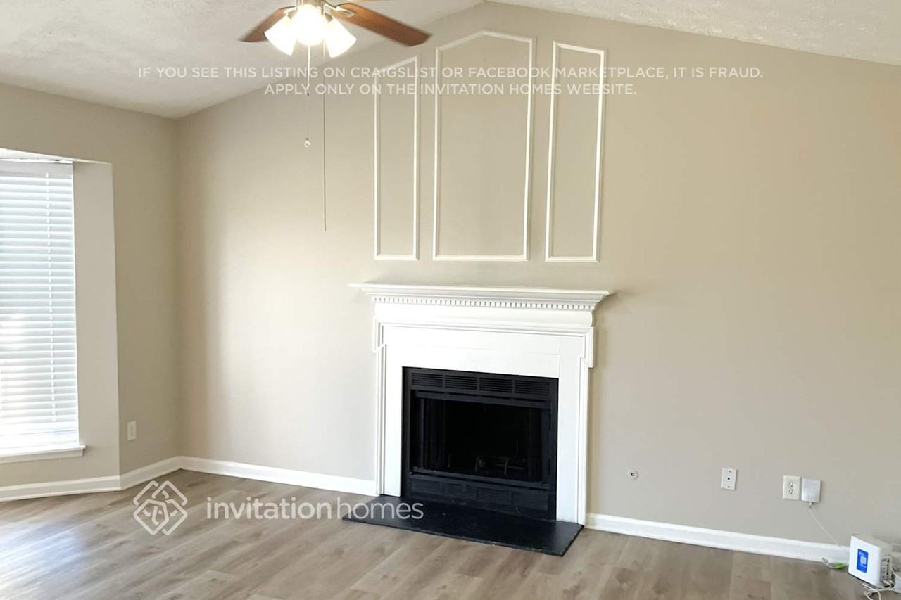 2071 W Morgans Bluff Ct - Photo 2 of 14
