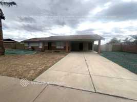 featured image of 6439 E Albany St