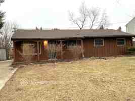 featured image of 141 Queenswood Rd