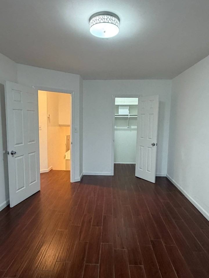 1760 60th St #2F - Photo 7 of 10