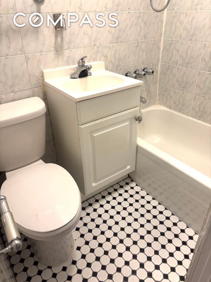 170 Ludlow St #4D - Photo 5 of 6