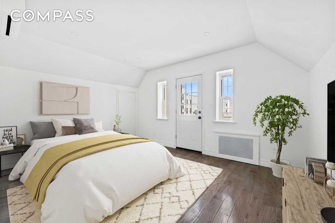 65 Bay 23rd St #3 - Photo 2 of 11