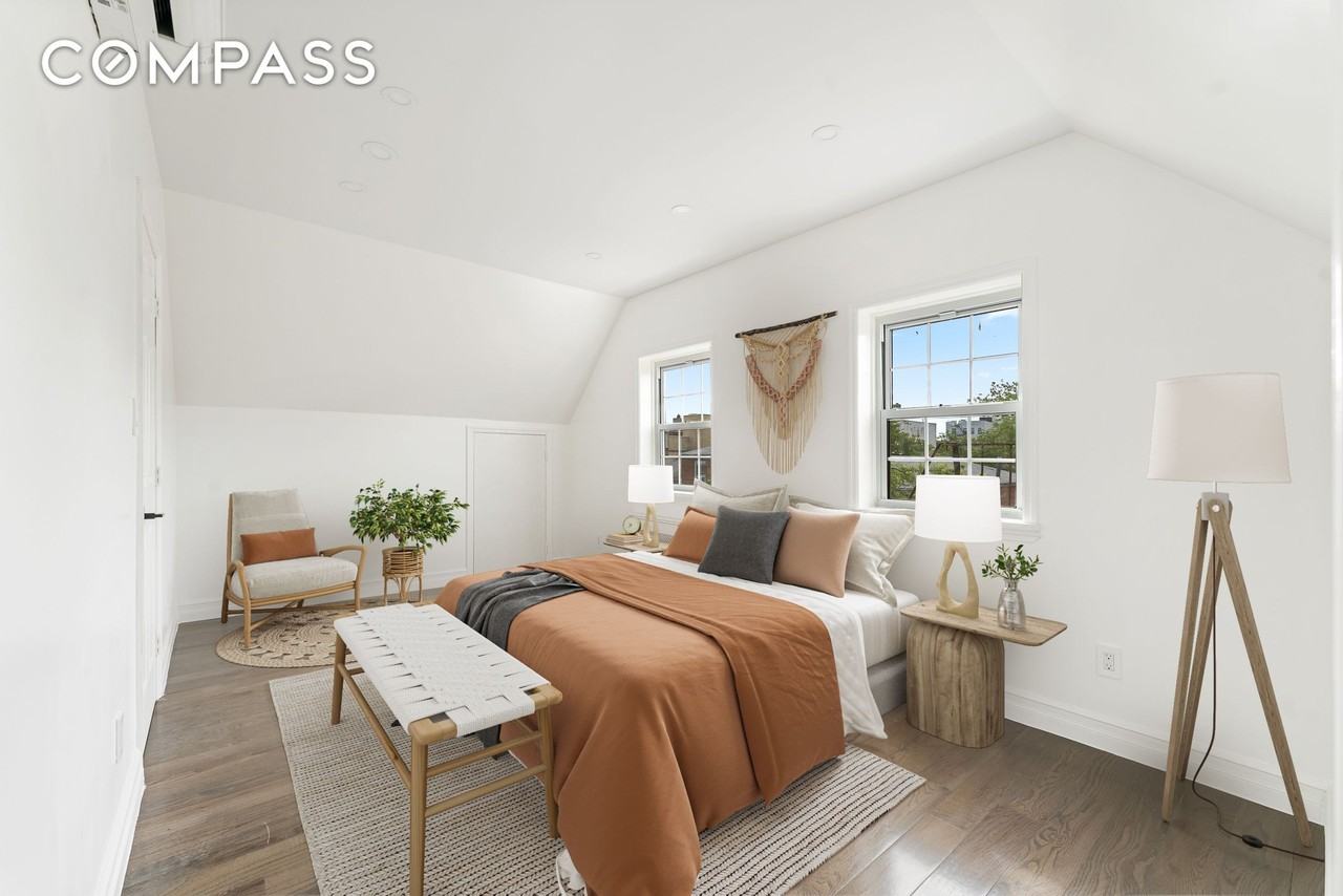 65 Bay 23rd St #3 - Photo 3 of 11