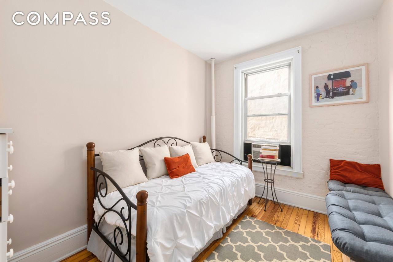 254 W 25th St #4B - Photo 4 of 5