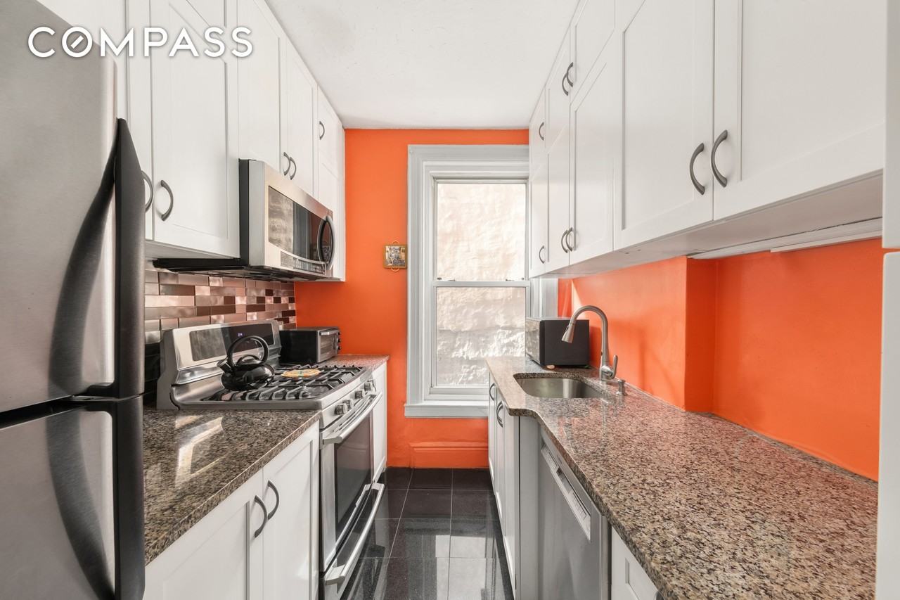 254 W 25th St #4B - Photo 5 of 5