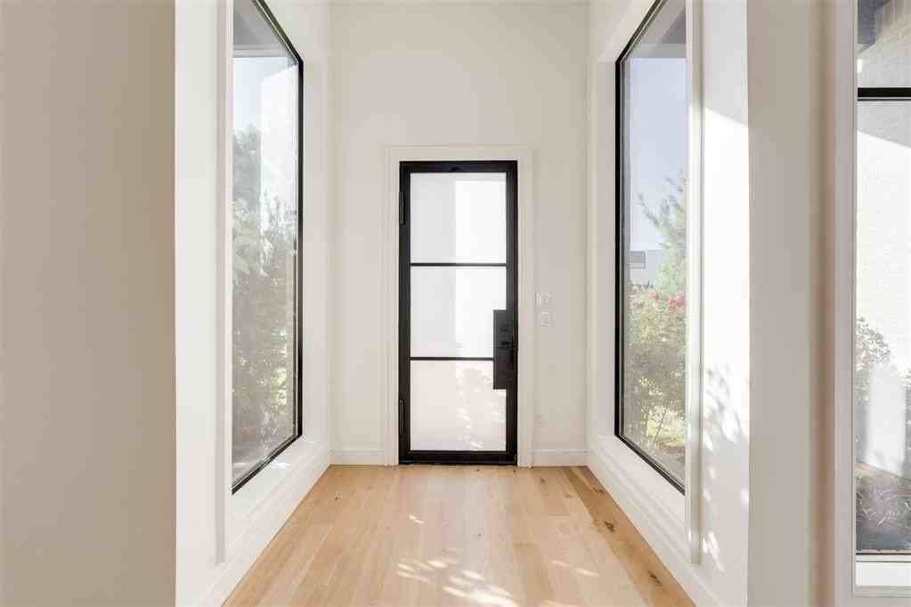 827 Nw 8th St - Photo 3 of 41