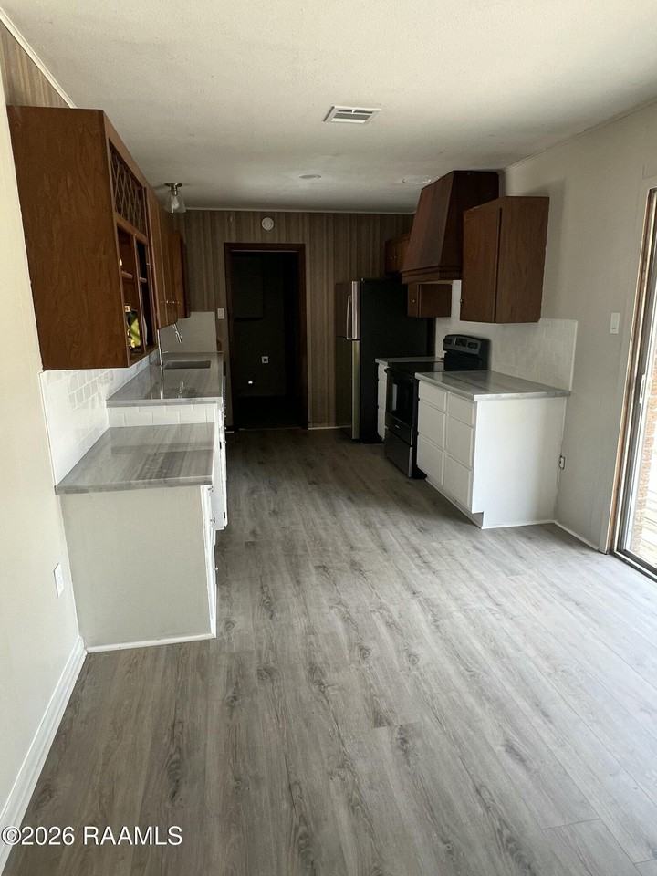 495 Mount Vernon Dr - Photo 3 of 12