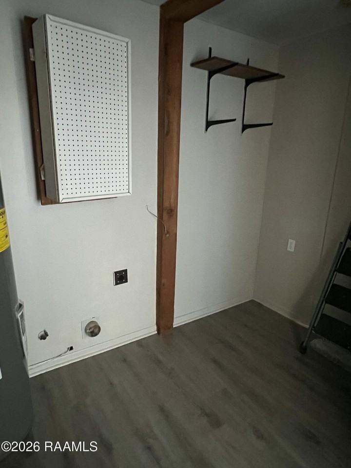 495 Mount Vernon Dr - Photo 6 of 12