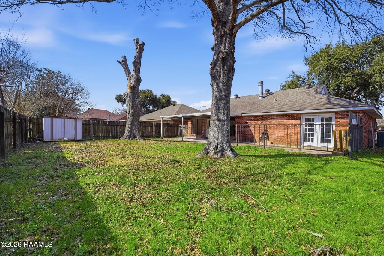 208 Sleepy Hollow Dr - Photo 6 of 17