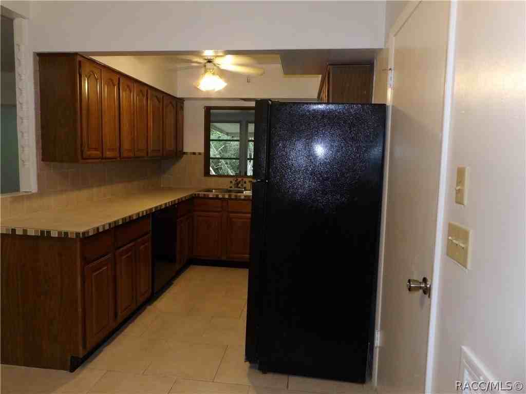 3492 S Highlands Ave - Photo 4 of 10