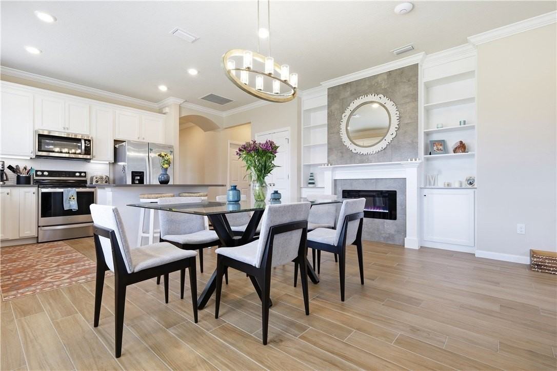 4864 Overton Cir - Photo 2 of 32