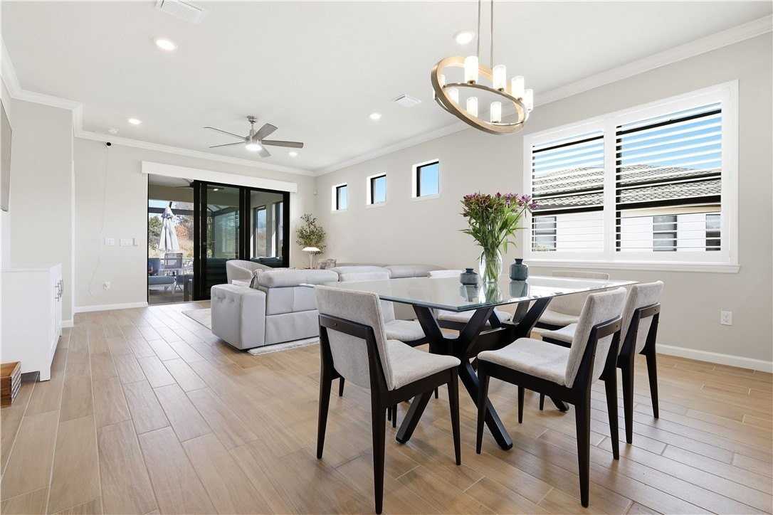 4864 Overton Cir - Photo 3 of 32