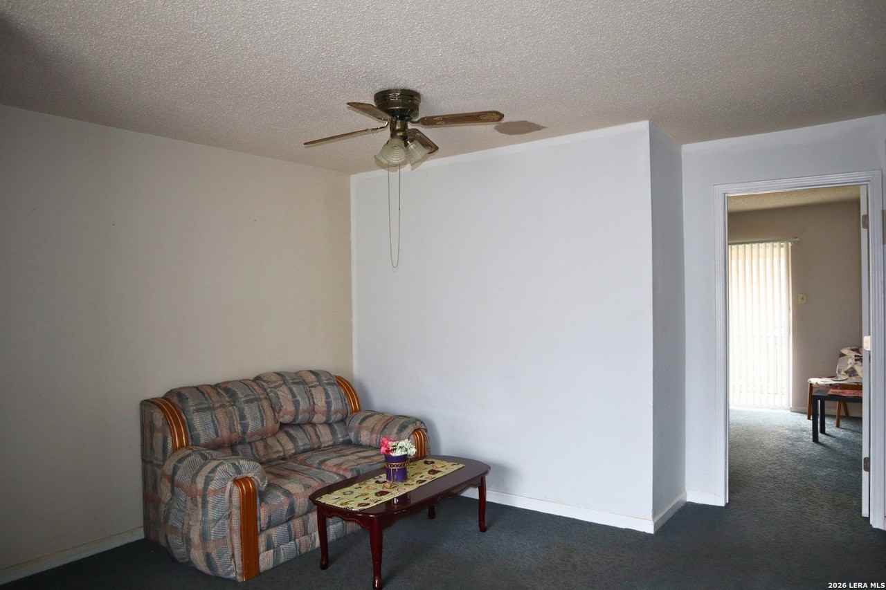 923 Vance Jackson Rd Apt 904 #904 - Photo 7 of 15