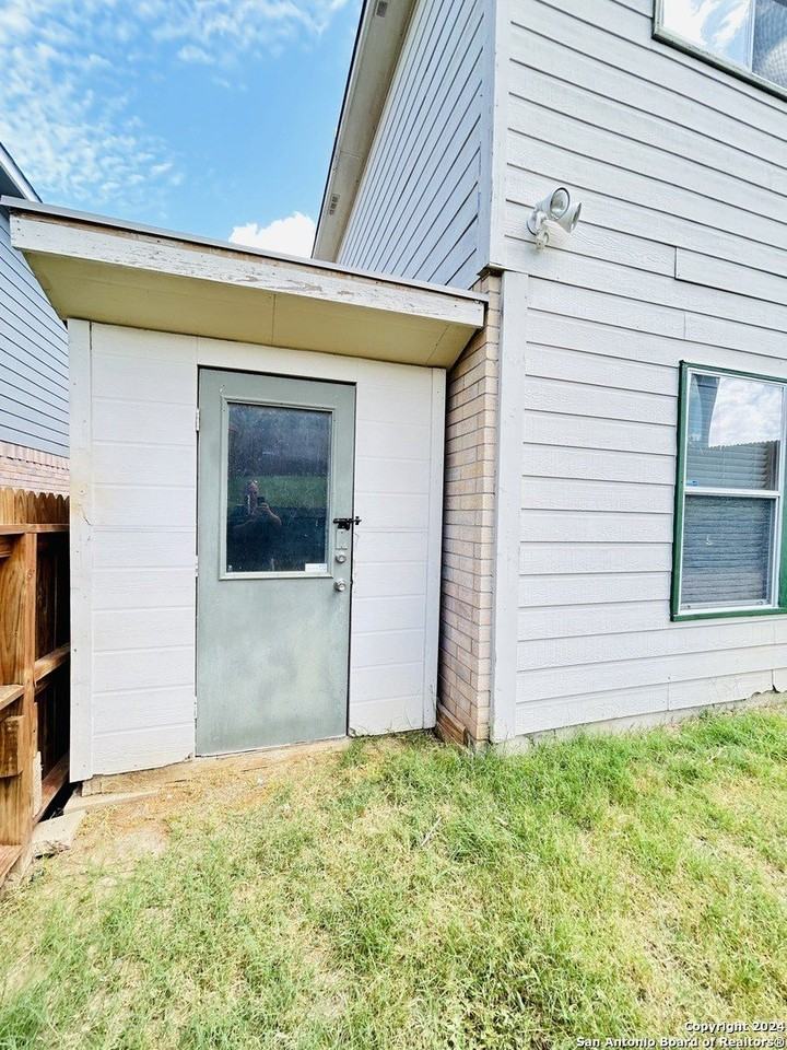 25526 Gold Yarrow - Photo 3 of 28