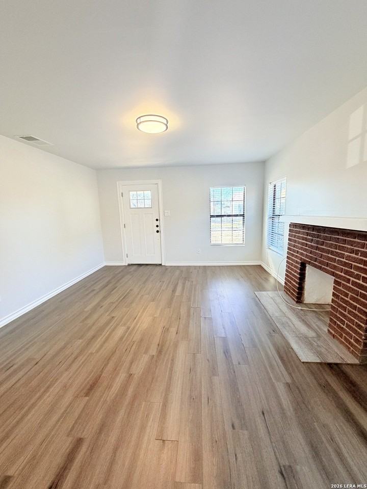 255 Cumberland Rd - Photo 4 of 18