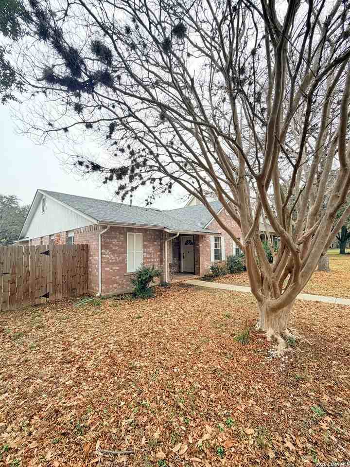 15022 Polynesian - Photo 2 of 25