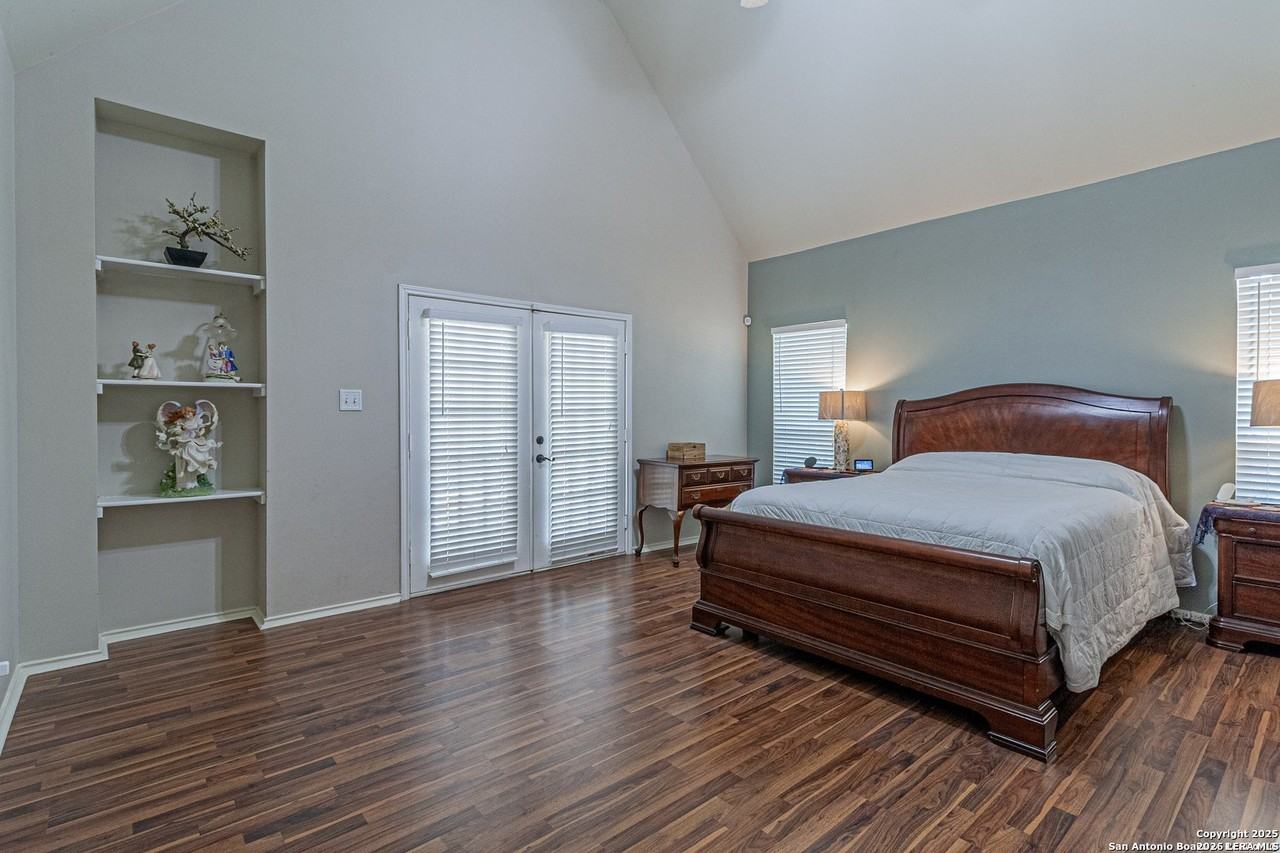 323 Shannon Ridge Dr - Photo 6 of 17