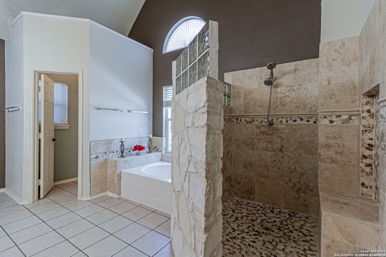 323 Shannon Ridge Dr - Photo 7 of 17