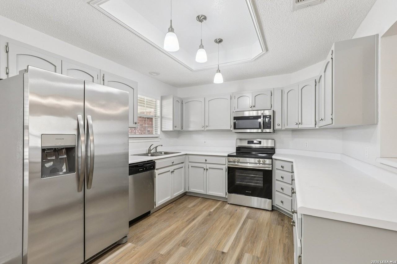 462 Lighthouse - Photo 2 of 33