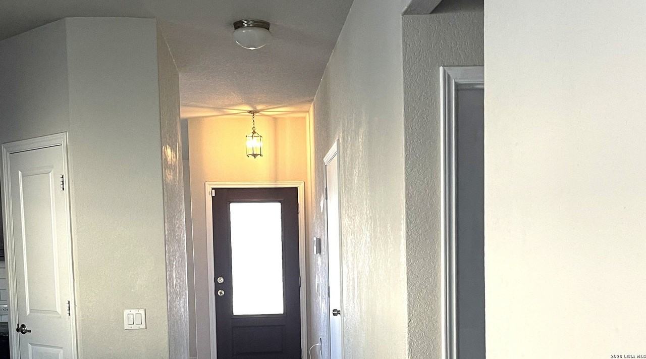 6103 Travis Smt - Photo 3 of 14