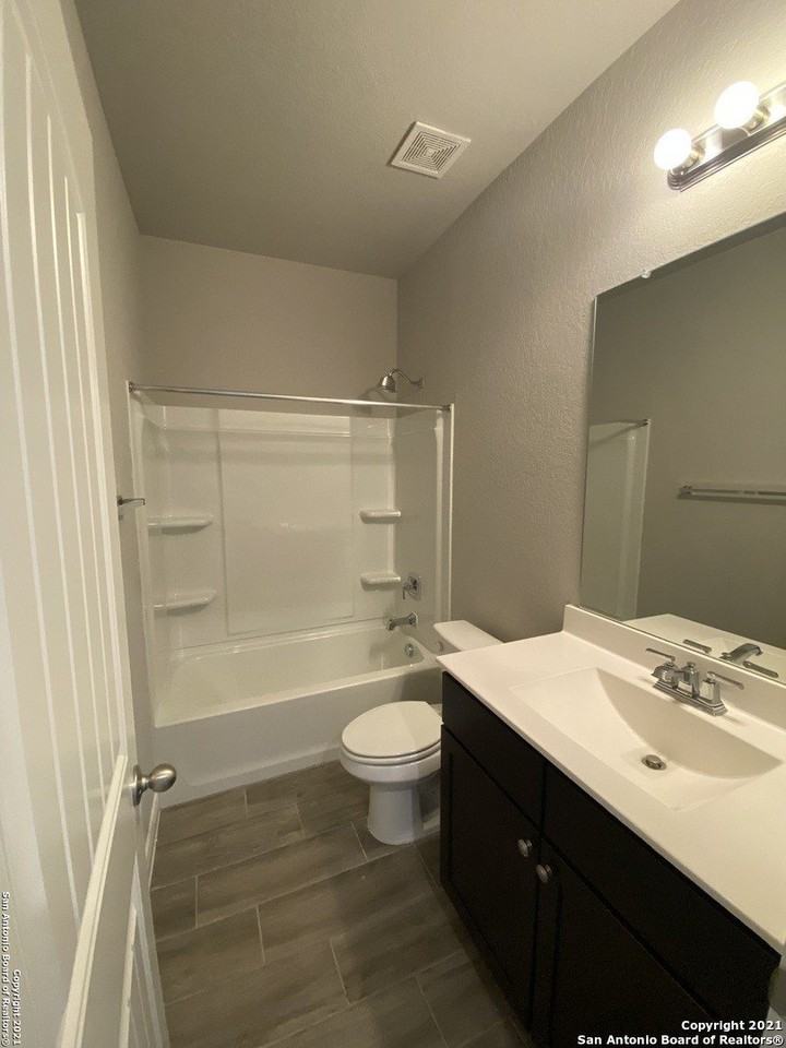 1378 Rios Bend Dr - Photo 4 of 25