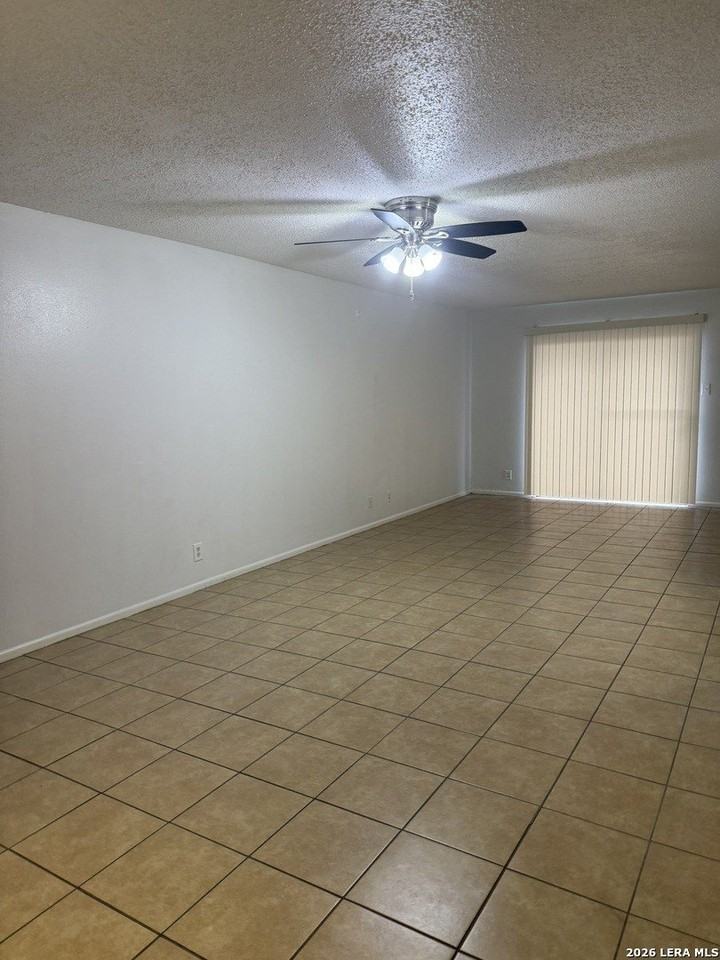 923 Vance Jackson Rd Apt 1301 #1301 - Photo 3 of 22