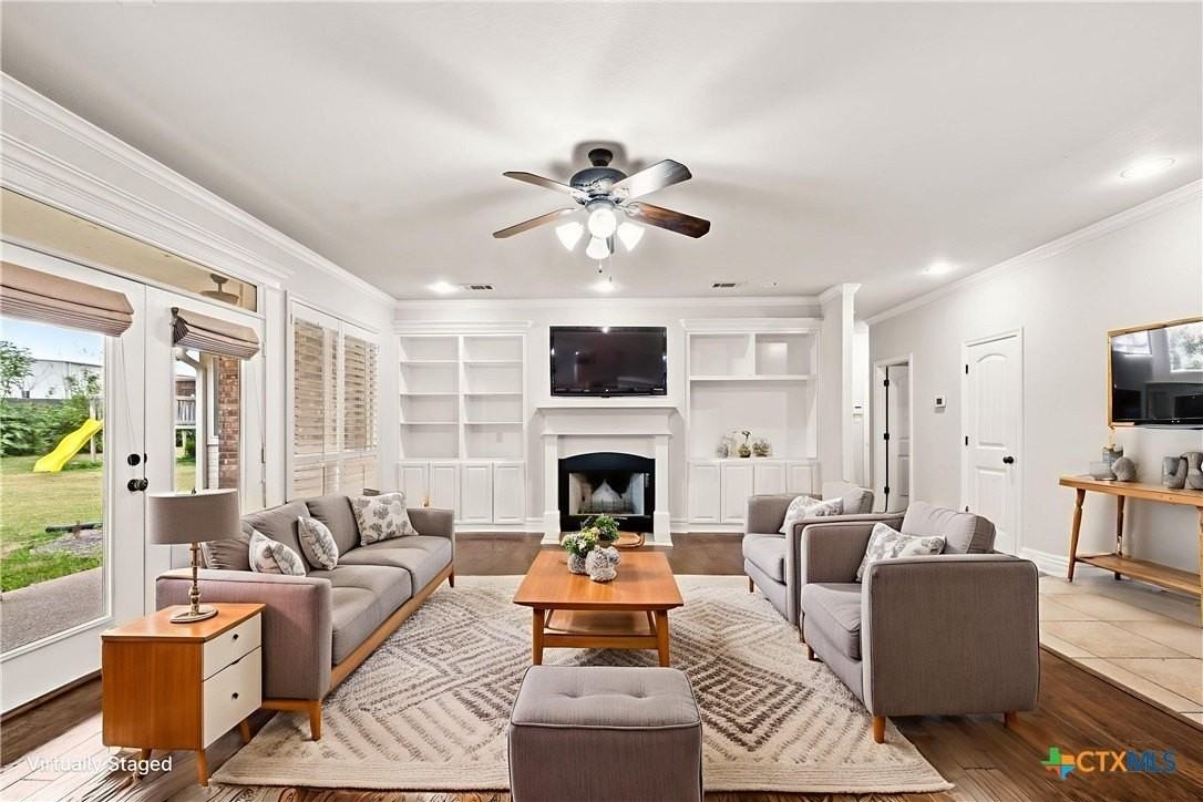 365 Green Park Dr - Photo 3 of 29