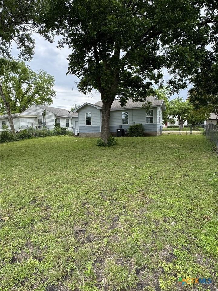 1514 S 15th St - Photo 3 of 27