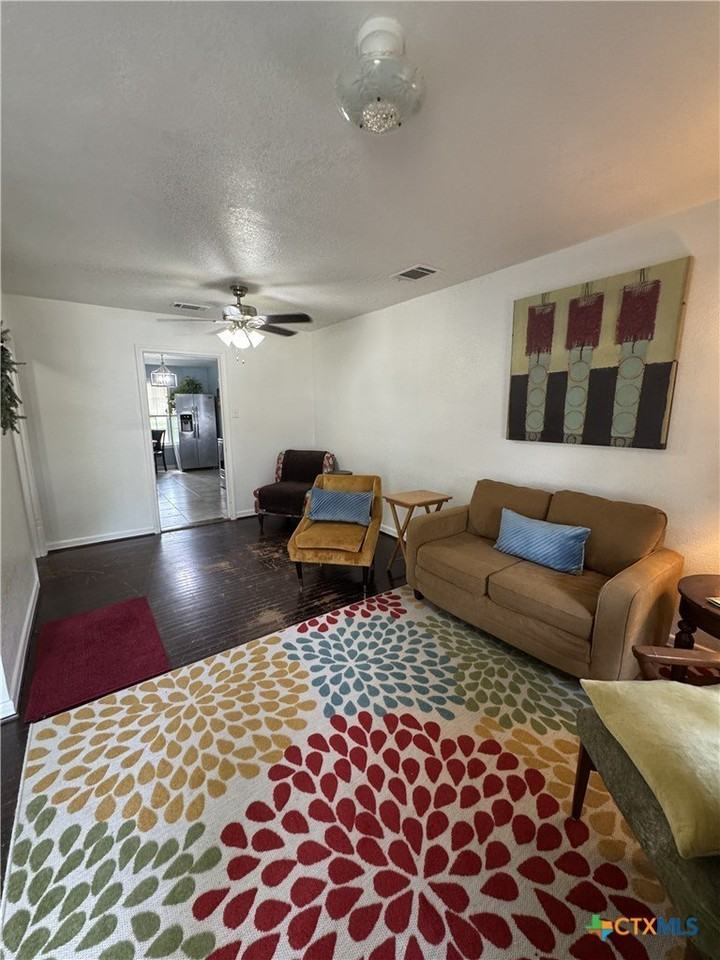 1514 S 15th St - Photo 5 of 27