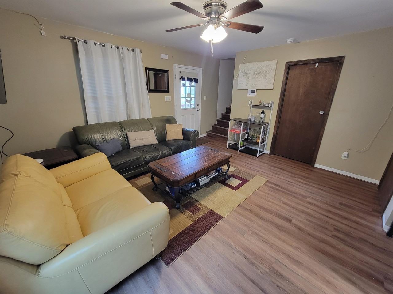 1227 Continental Ct - Photo 4 of 31