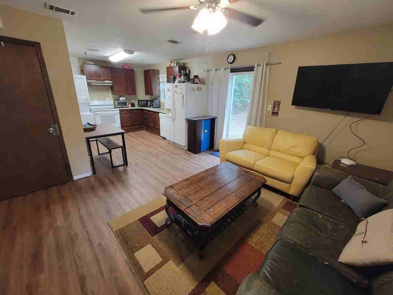 1227 Continental Ct - Photo 5 of 31