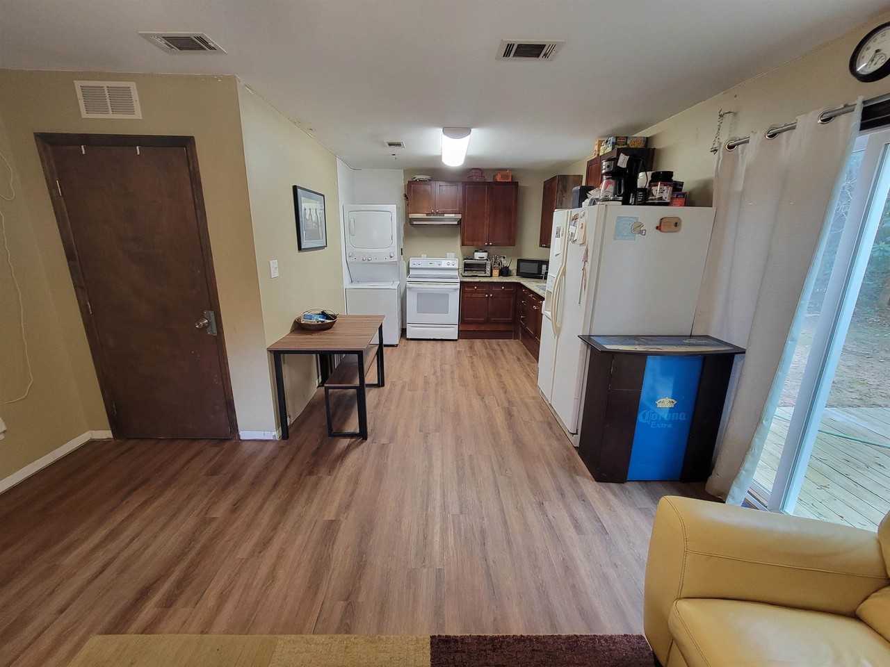 1227 Continental Ct - Photo 7 of 31