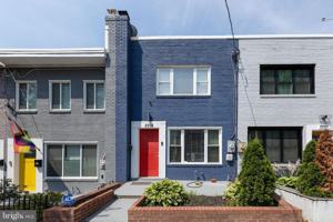 featured image of 2218 16th St Ne