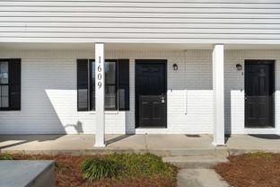 Melbourne Place Apartments - Photo 1 of 1