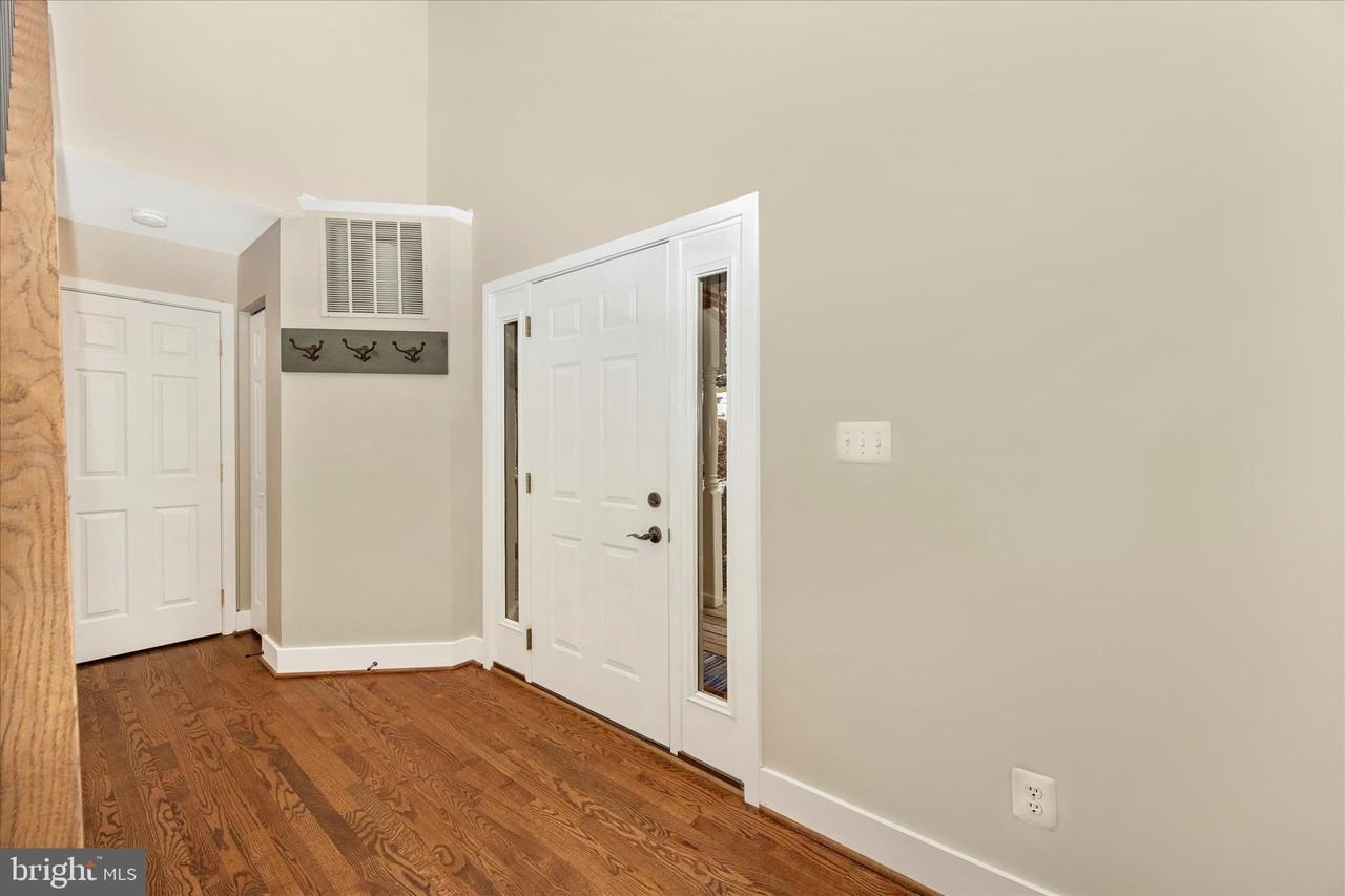 6976 Meadowpoint Ter - Photo 3 of 50