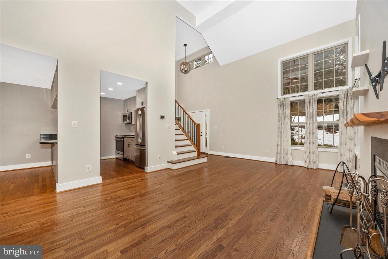 6976 Meadowpoint Ter - Photo 7 of 50