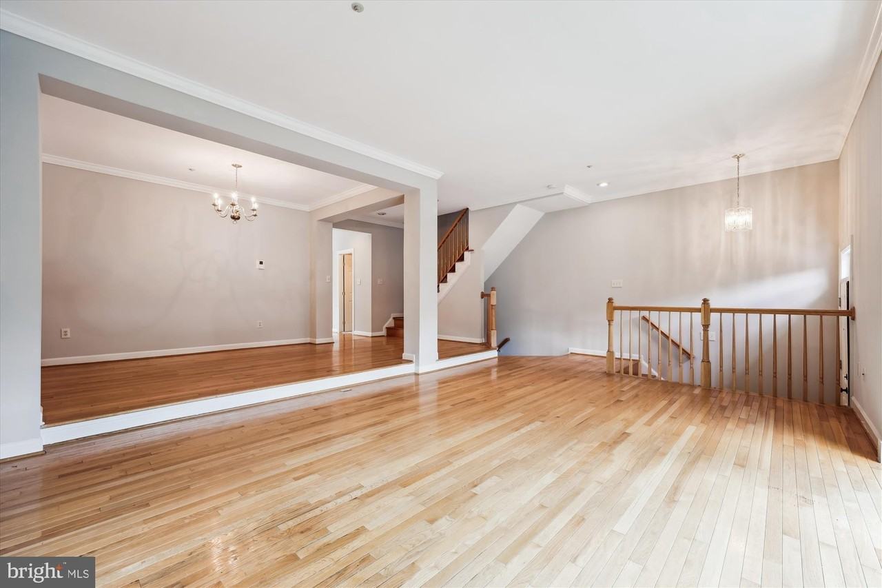 21 Sterling Ct - Photo 4 of 50