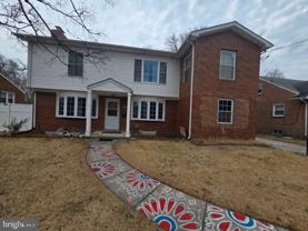 7213 Adelphi Rd - Photo 1 of 1