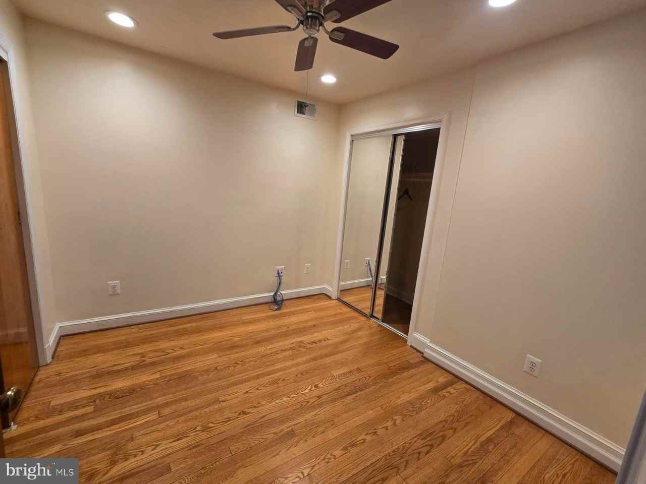 7213 Adelphi Rd - Photo 6 of 16