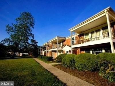 304 Lakeview Ter Unit 304 #304 - Photo 2 of 18