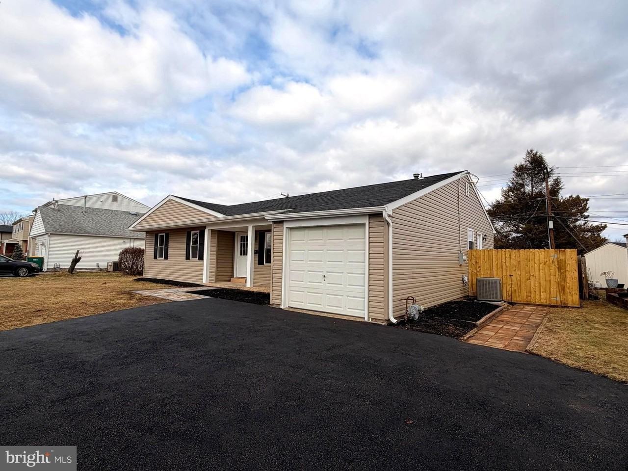 519 Hood Blvd - Photo 2 of 26