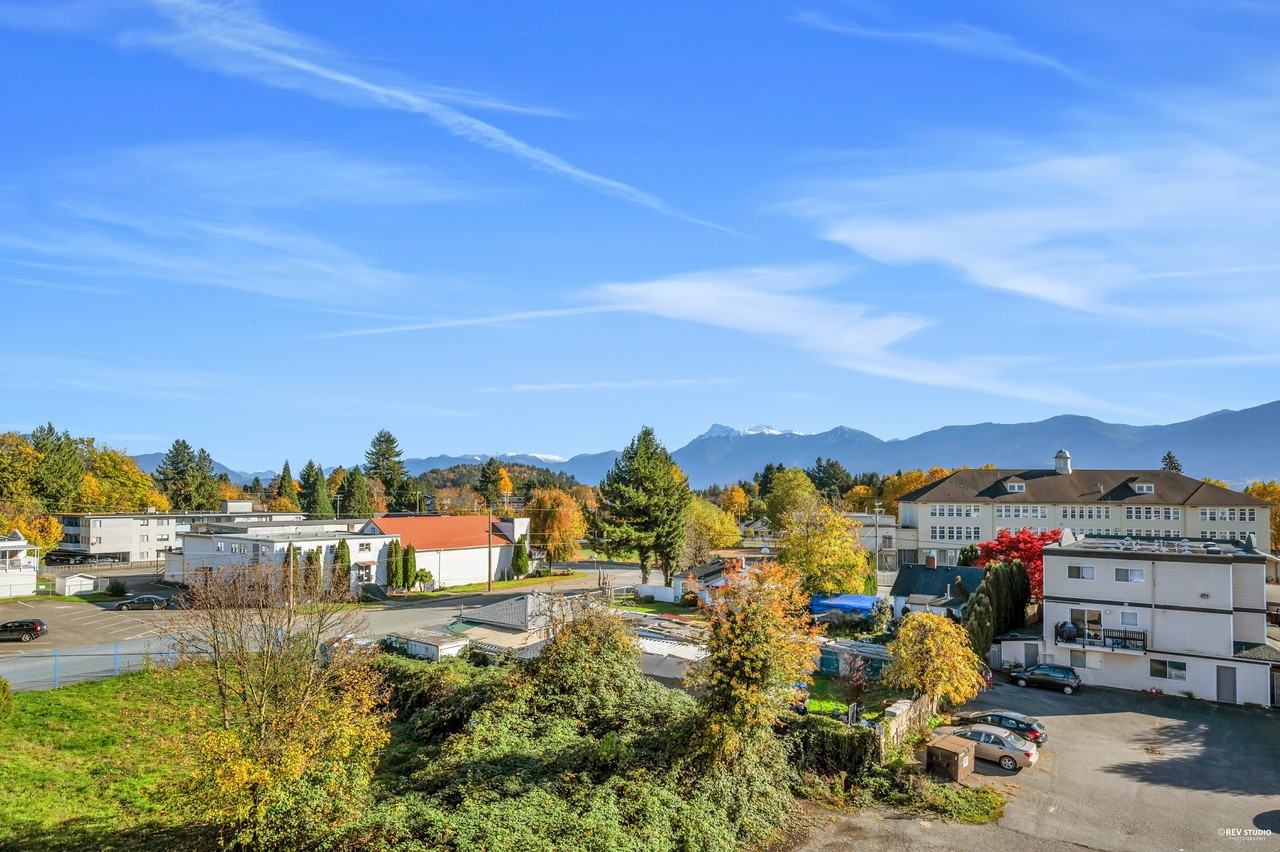 9486 Cook Street - Photo 5 of 12