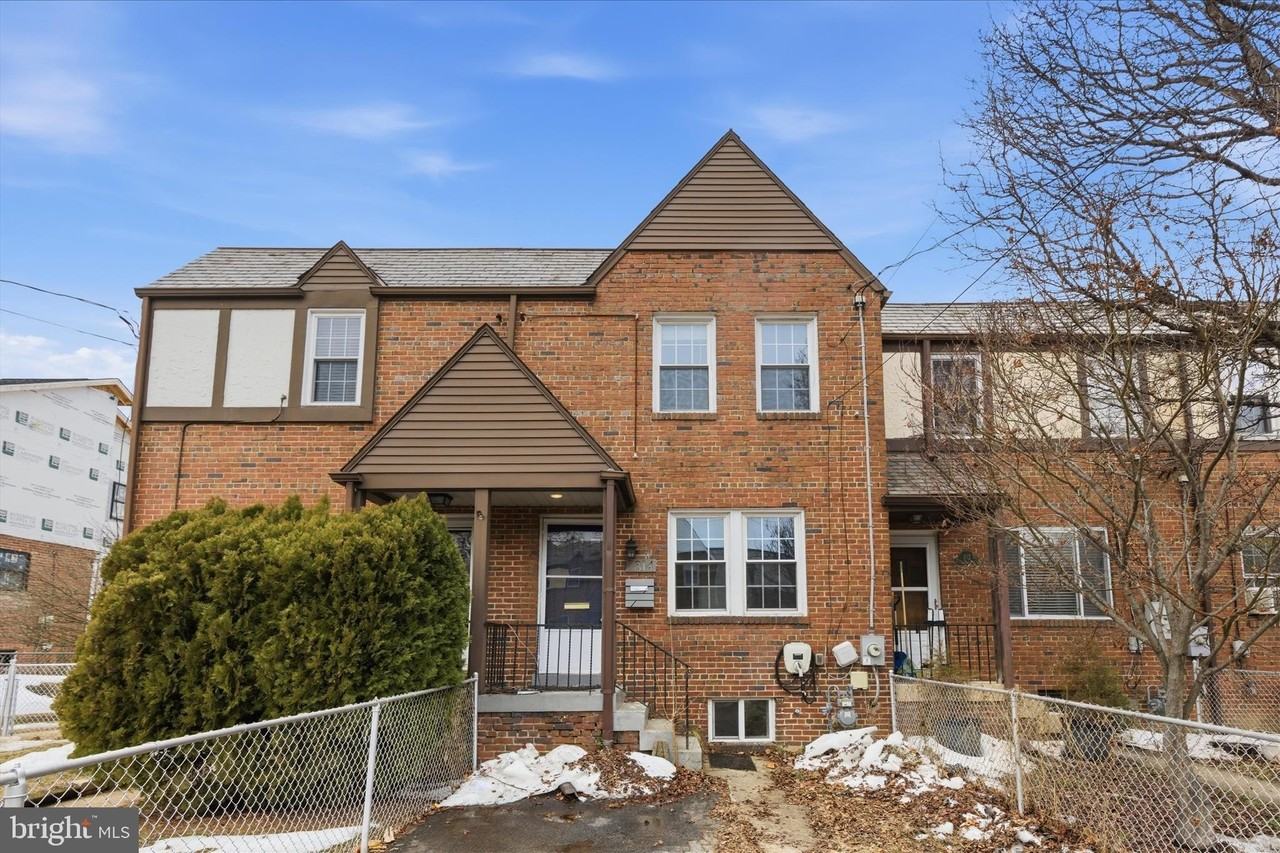 814 S Oak St - Photo 2 of 17