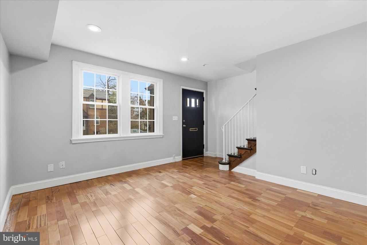 814 S Oak St - Photo 4 of 17