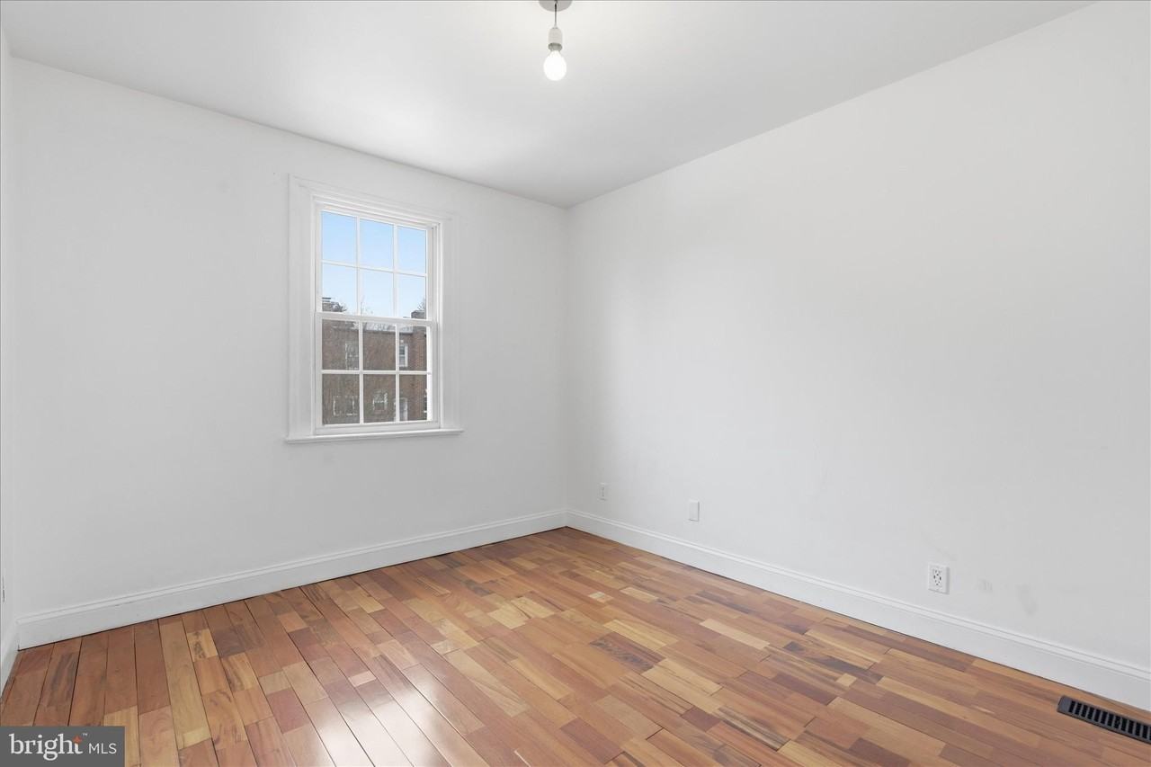 814 S Oak St - Photo 7 of 17