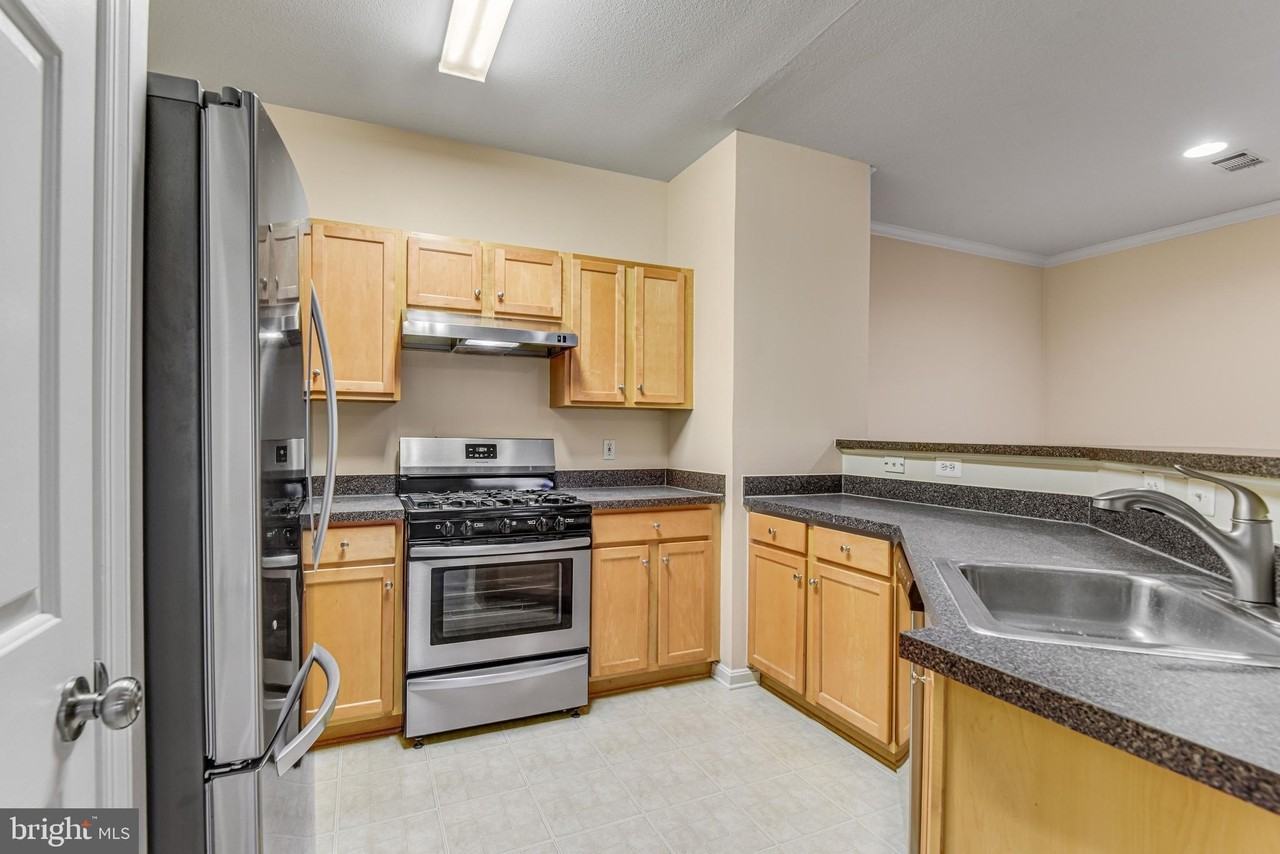 5124 Brittney Elyse Cir Apt G #G - Photo 6 of 22