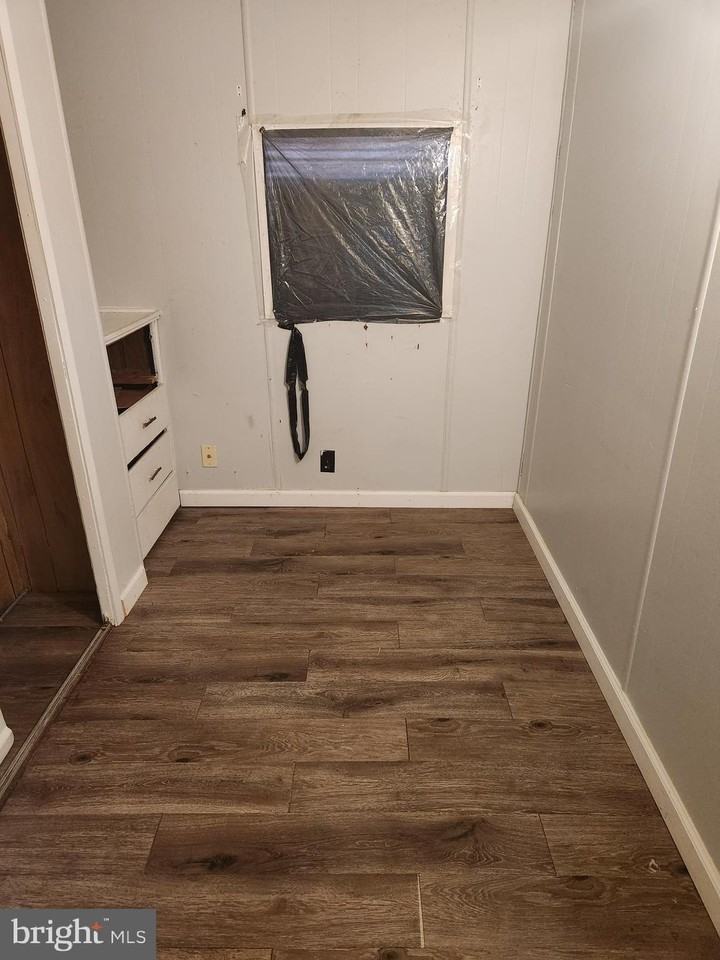 203 Twigg Dr Apt C #C - Photo 5 of 8