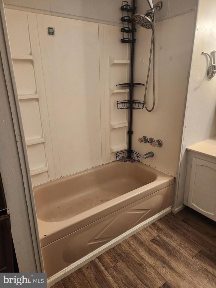 203 Twigg Dr Apt C #C - Photo 7 of 8