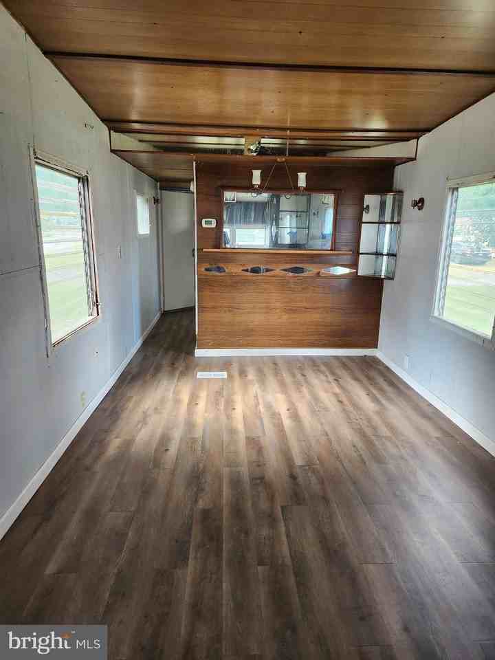 511 N Western Ave - Photo 2 of 7