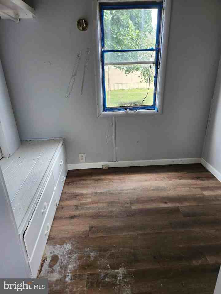 511 N Western Ave - Photo 4 of 7